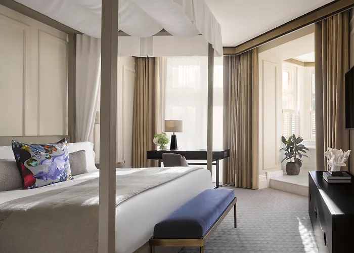 Top-Rated Booking.com Hotels in Vibrant London